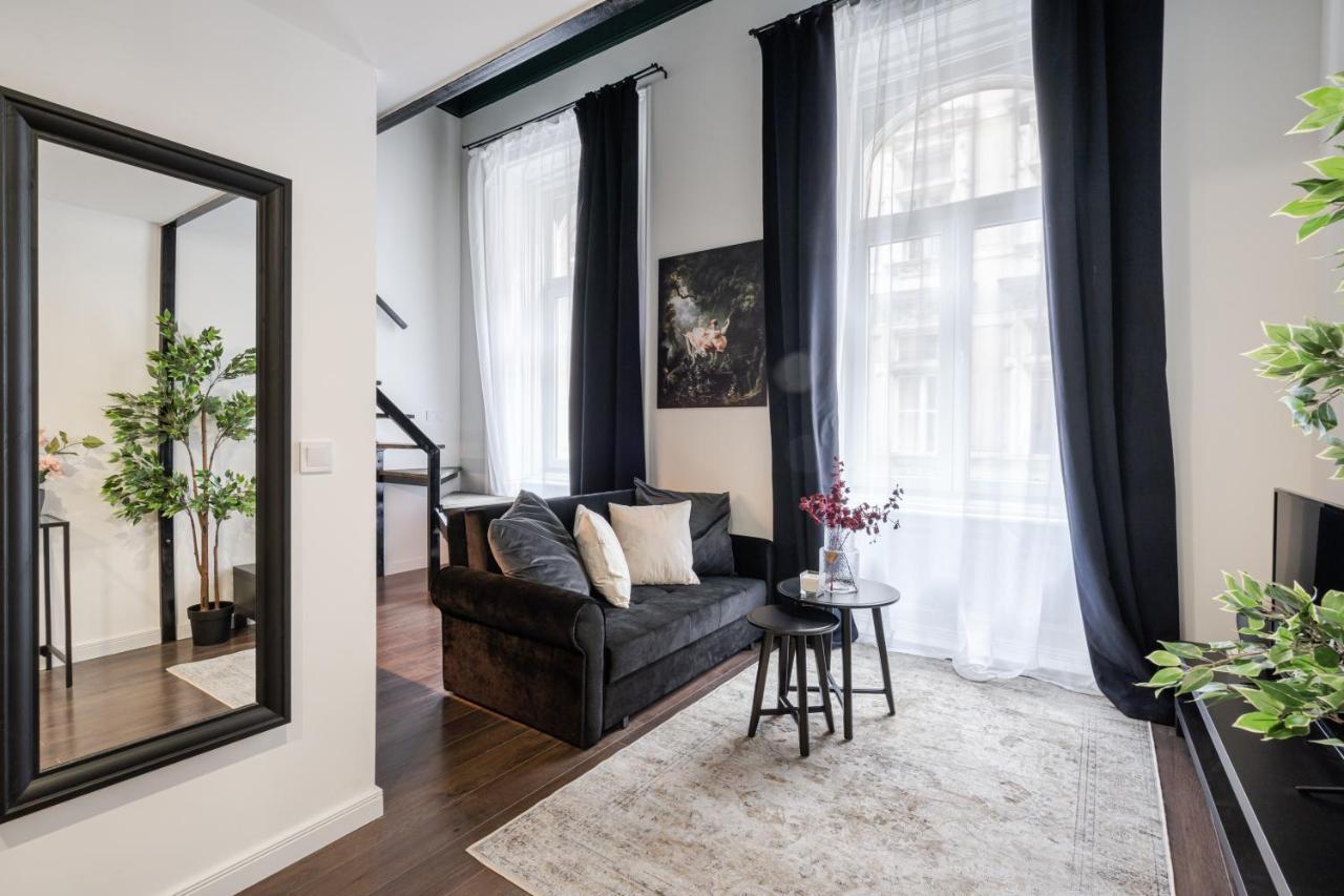 E41 - Trendy Boutique Apartments - Prime Spot By Bqa Budapest Bagian luar foto