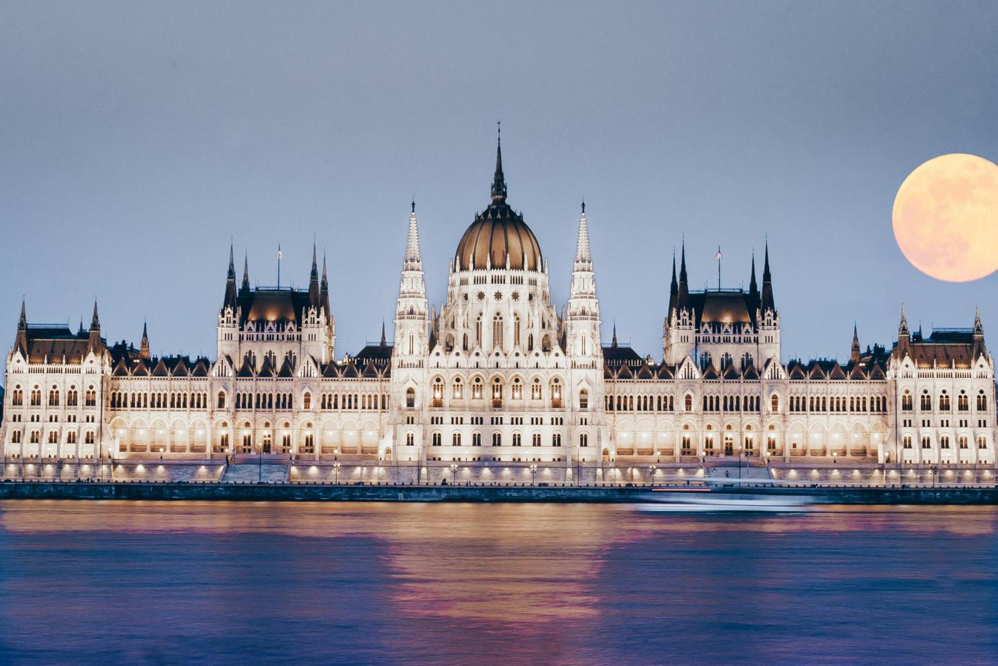 E41 - Trendy Boutique Apartments - Prime Spot By Bqa Budapest Bagian luar foto
